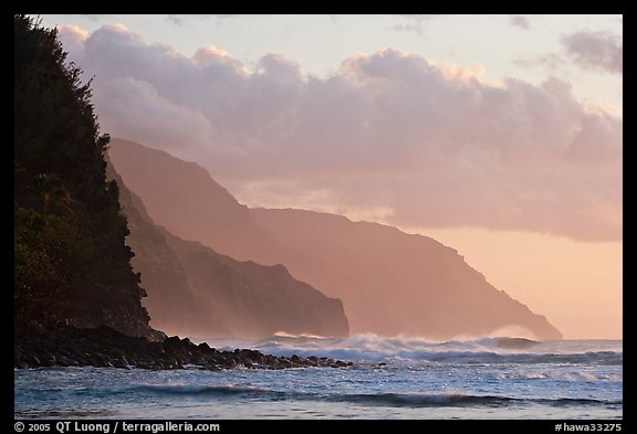 Na Pali Coast seen from Kee Beach, sunset. Kauai island, Hawaii, USA (color)
