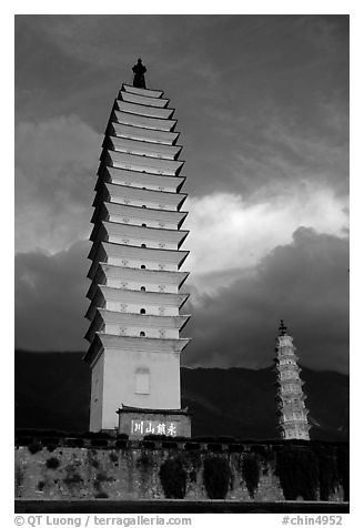 Quianxun Pagoda, the tallest of the Three Pagodas has 16 tiers reaching a height of 70m. Dali, Yunnan, China (black and white)