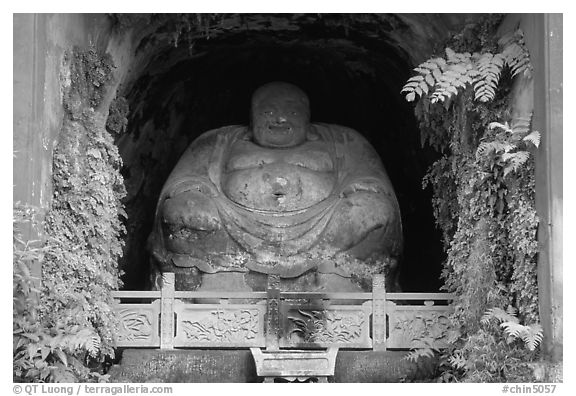 Statue. Leshan, Sichuan, China (black and white)