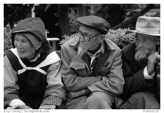 Elder Naxi people. Lijiang, Yunnan, China (black and white)