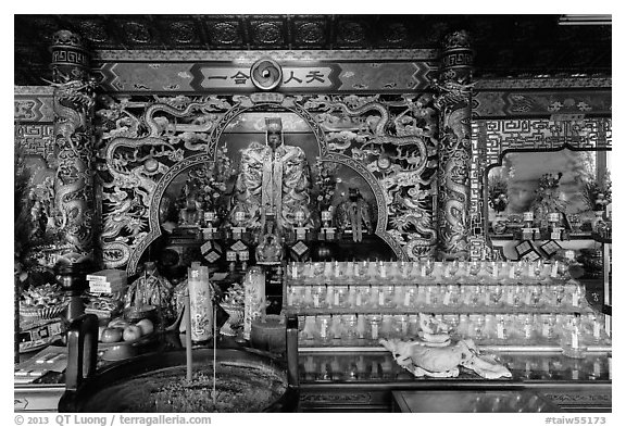 Altar, Guandu Temple. Taipei, Taiwan (black and white)
