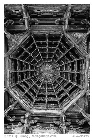 Brackets, beams, plafond ceiling, Longshan Temple. Lukang, Taiwan (black and white)