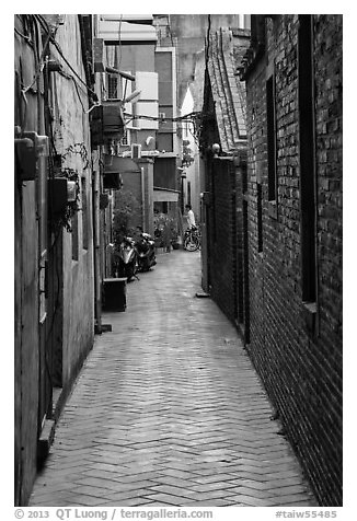 Narrow alley. Lukang, Taiwan