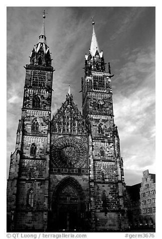 Sankt Lozenz Kirche (cathedral). Nurnberg, Bavaria, Germany (black and white)