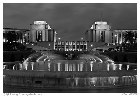 Palais de Chaillot and fountains at night. Paris, France (black and white)
