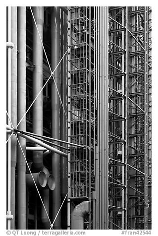 Color-coded pipes (climate,electrical,plumbing,circulation), Centre George Pompidou. Paris, France