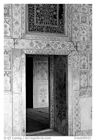 Gate in Diwan-i-Khas (Hall of private audiences), Red Fort. New Delhi, India (black and white)
