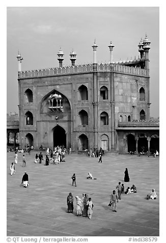 Courtyard and East gate of Jama Masjid mosque. New Delhi, India (black and white)