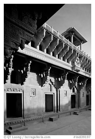 Courtyard inside the Jehangiri Mahal, Agra Fort. Agra, Uttar Pradesh, India (black and white)