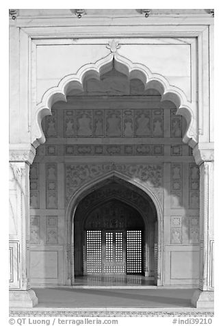 Arches and perforated marble screen, Khas Mahal, Agra Fort. Agra, Uttar Pradesh, India (black and white)