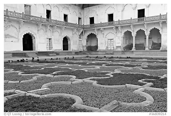 Ornamental gardens, Agra Fort. Agra, Uttar Pradesh, India (black and white)