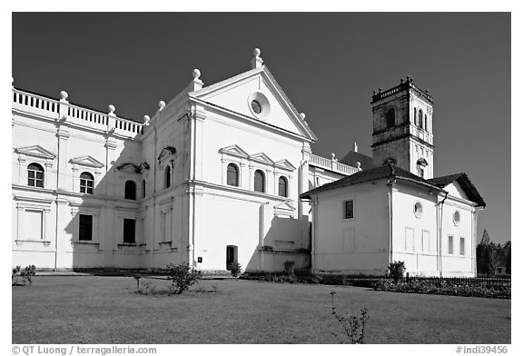 Se Cathedral fron the side, Old Goa. Goa, India (black and white)