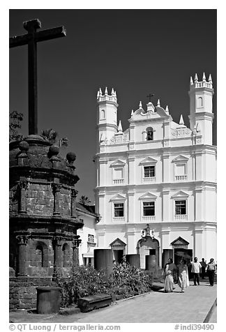 Cross and church of St Francis of Assisi, Old Goa. Goa, India (black and white)