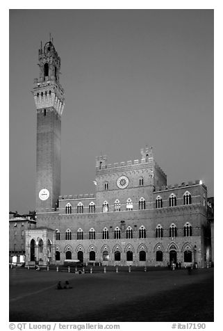 Piazza Del Campo and Palazzo Pubblico at dusk. Siena, Tuscany, Italy (black and white)