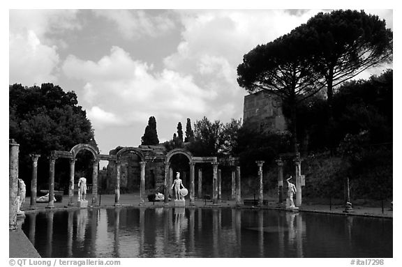 Antique statues along the Canopus, Villa Adriana. Tivoli, Lazio, Italy