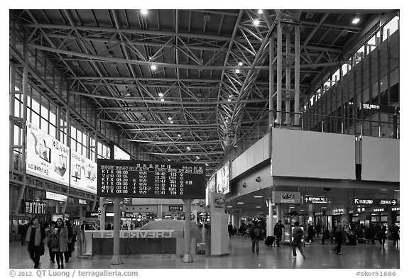 Main concourse of Seoul train station. Seoul, South Korea (black and white)