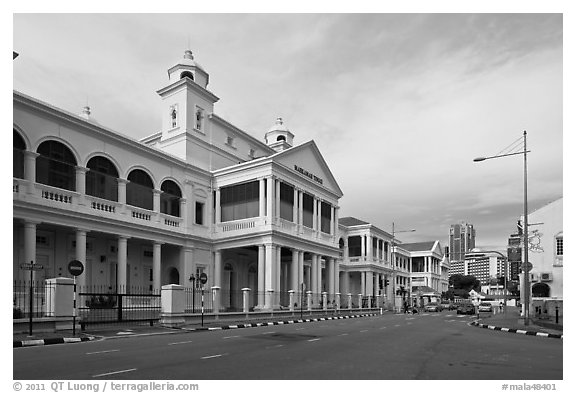 Street and colonial-style supreme court. George Town, Penang, Malaysia (black and white)