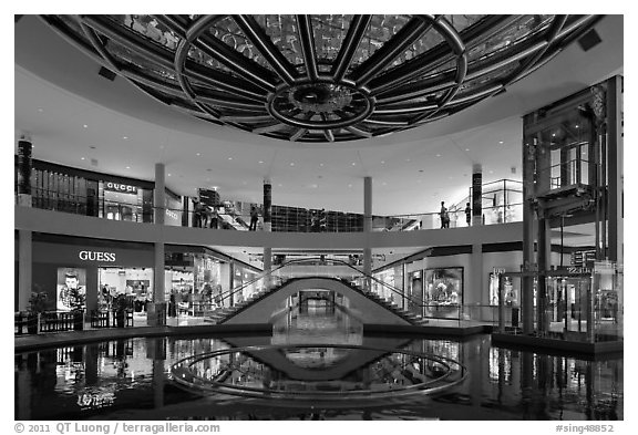 Pool and canal in the Shoppes, Marina Bay Sands. Singapore (black and white)