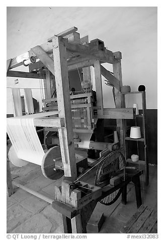 Traditional weaving machine, Tlaquepaque. Jalisco, Mexico (black and white)