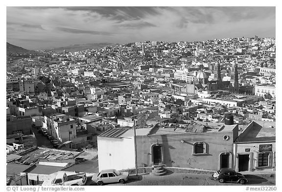 Panoramic view of the town from Paseo La Buffa. Zacatecas, Mexico (black and white)