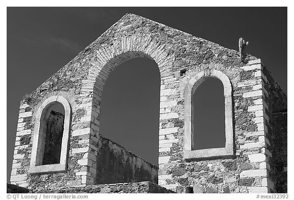 Front of a ruined house near a mine. Guanajuato, Mexico (black and white)