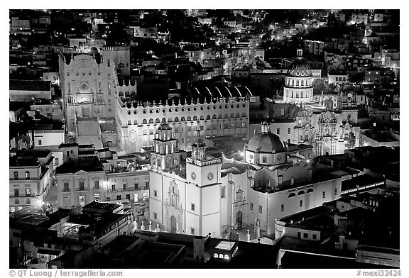 Basilic and University seen from above at night. Guanajuato, Mexico (black and white)