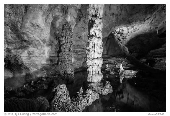 Devils Spring underground pool. Carlsbad Caverns National Park (black and white)