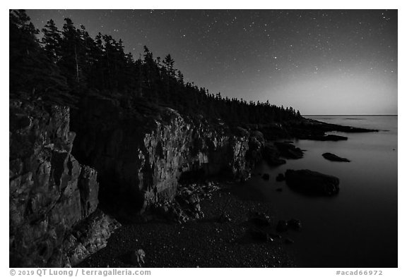 Ravens Nest with stary sky at moonset, Schoodic Peninsula. Acadia National Park (black and white)