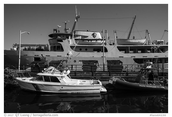National Park Service vessels. Isle Royale National Park (black and white)