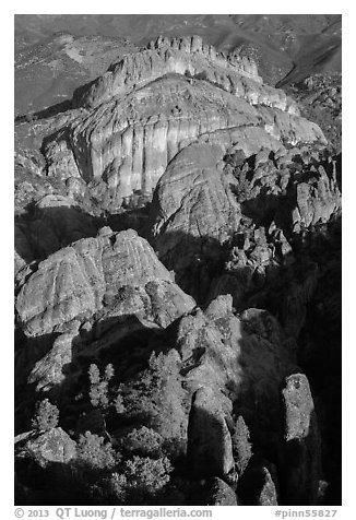 Balconies and Machete Ridge. Pinnacles National Park (black and white)