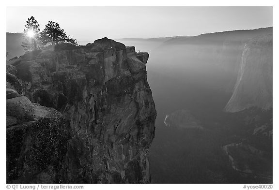 Sunset from Taft Point. Yosemite National Park (black and white)