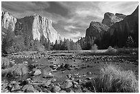 Valley View, autumn morning. Yosemite National Park (black and white)