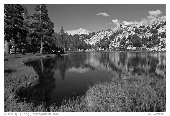 Middle Young Lake. Yosemite National Park (black and white)
