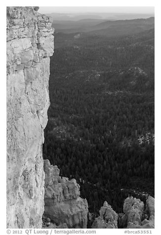 Cliffs near Yovimpa Point. Bryce Canyon National Park (black and white)
