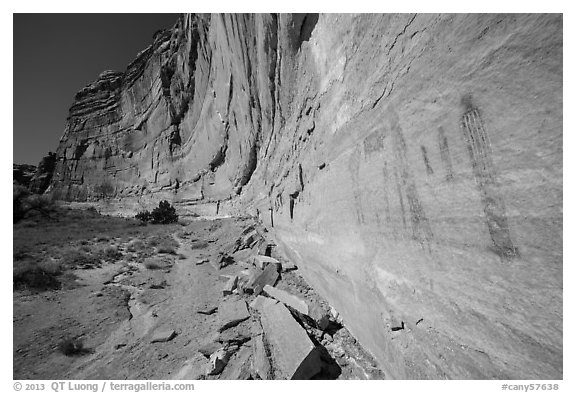 Rock art and cliff in Pictograph Fork. Canyonlands National Park (black and white)