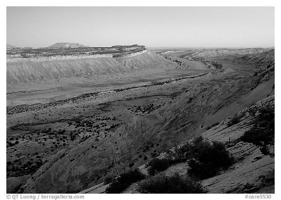 Waterpocket Fold monocline from Strike Valley overlook, sunset. Capitol Reef National Park (black and white)