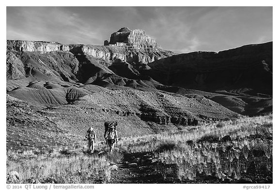 Backpackers, Escalante Route trail. Grand Canyon National Park (black and white)