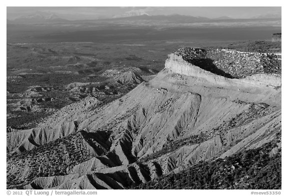 North Rim cliffs. Mesa Verde National Park (black and white)