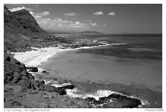 Makapuu Beach and turquoise waters, mid-day. Oahu island, Hawaii, USA (black and white)