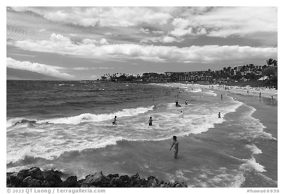 Makena Surf Beach. Maui, Hawaii, USA (black and white)