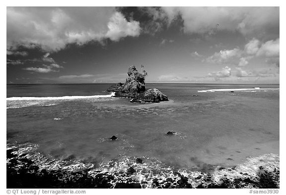 Rocky islet near Maa Kamela. Tutuila, American Samoa (black and white)