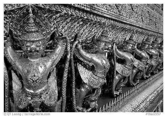 Classical thai figures in Wat Phra Kaew. Bangkok, Thailand (black and white)