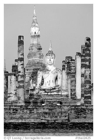 Wat Mahathat, morning. Sukothai, Thailand (black and white)