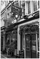 Pub Old King Head. London, England, United Kingdom ( black and white)
