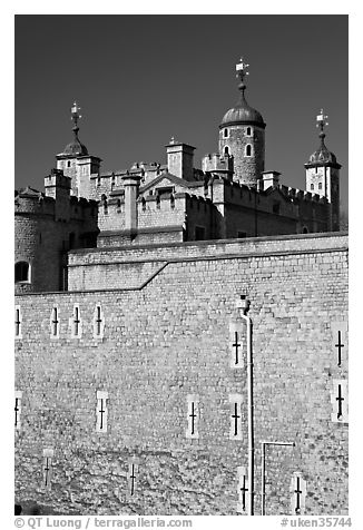 Outer rampart and White Tower, Tower of London. London, England, United Kingdom (black and white)