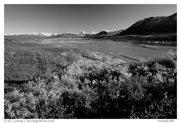 Susitna River and fall colors on the tundra. Denali Highway, Central Alaska, USA (black and white)