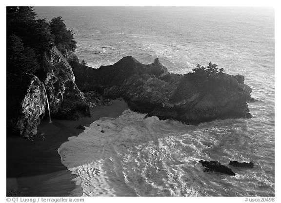 Mc Way Cove and waterfall, late afternoon. California, USA (black and white)