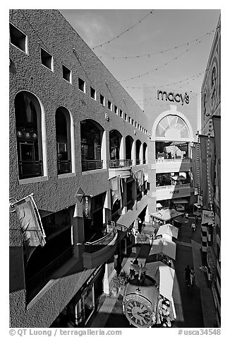 Westfield Horton Plaza designed by Jon Jerde. San Diego, California, USA (black and white)