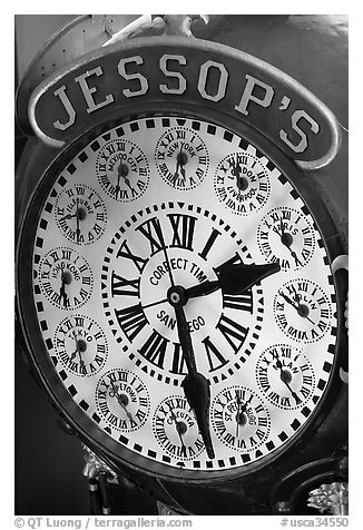Detail of Jessops clock. San Diego, California, USA (black and white)