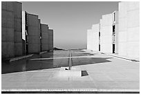 Theodore Gildred court, Salk Institute, mid-morning. La Jolla, San Diego, California, USA ( black and white)